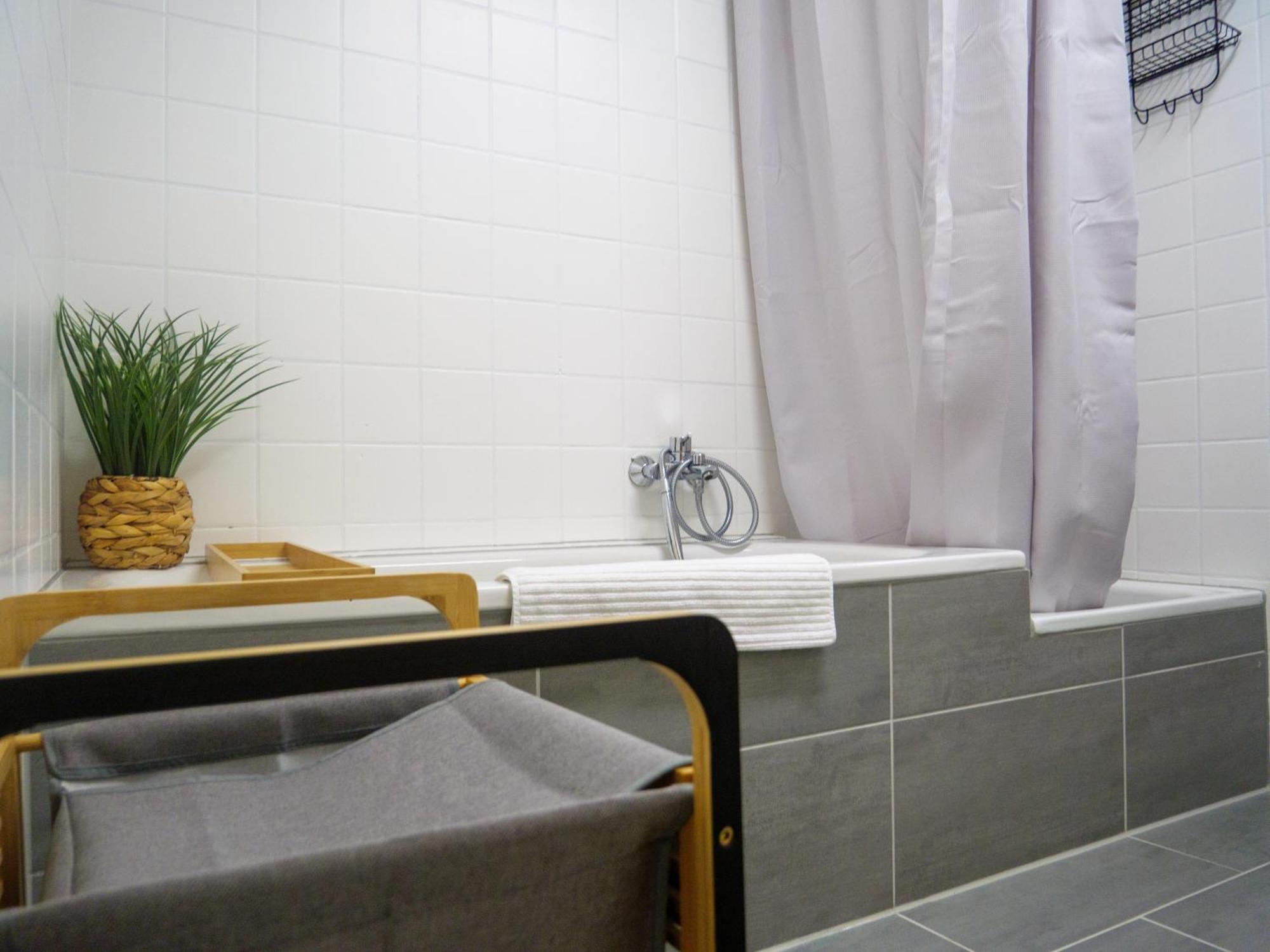 Amao-Brown I Exklusives City-Apartment I 85Qm I Privatparkplatz & Komfort I King-Size Bed Lahr  Exteriér fotografie