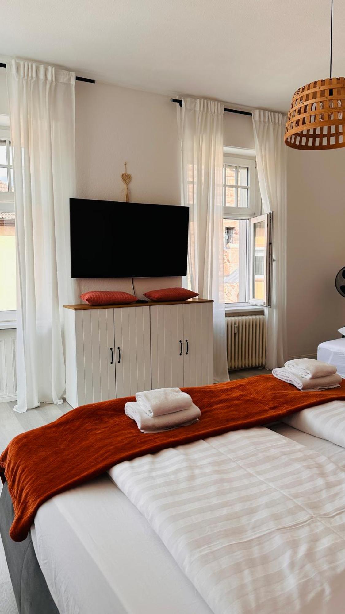 Amao-Brown I Exklusives City-Apartment I 85Qm I Privatparkplatz & Komfort I King-Size Bed Lahr  Exteriér fotografie